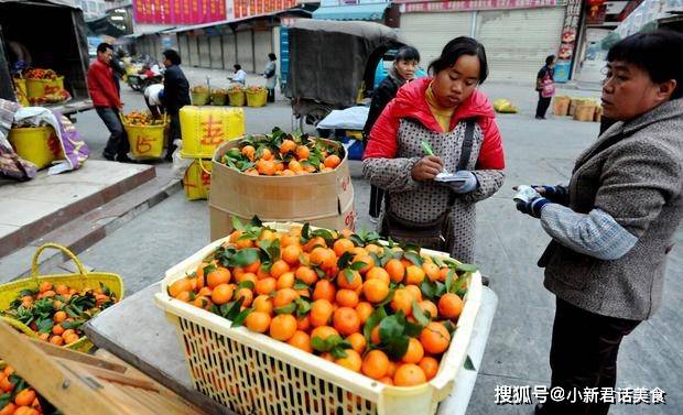 小砂糖橘著急趕車(chē) 搭上“鐵警快遞”