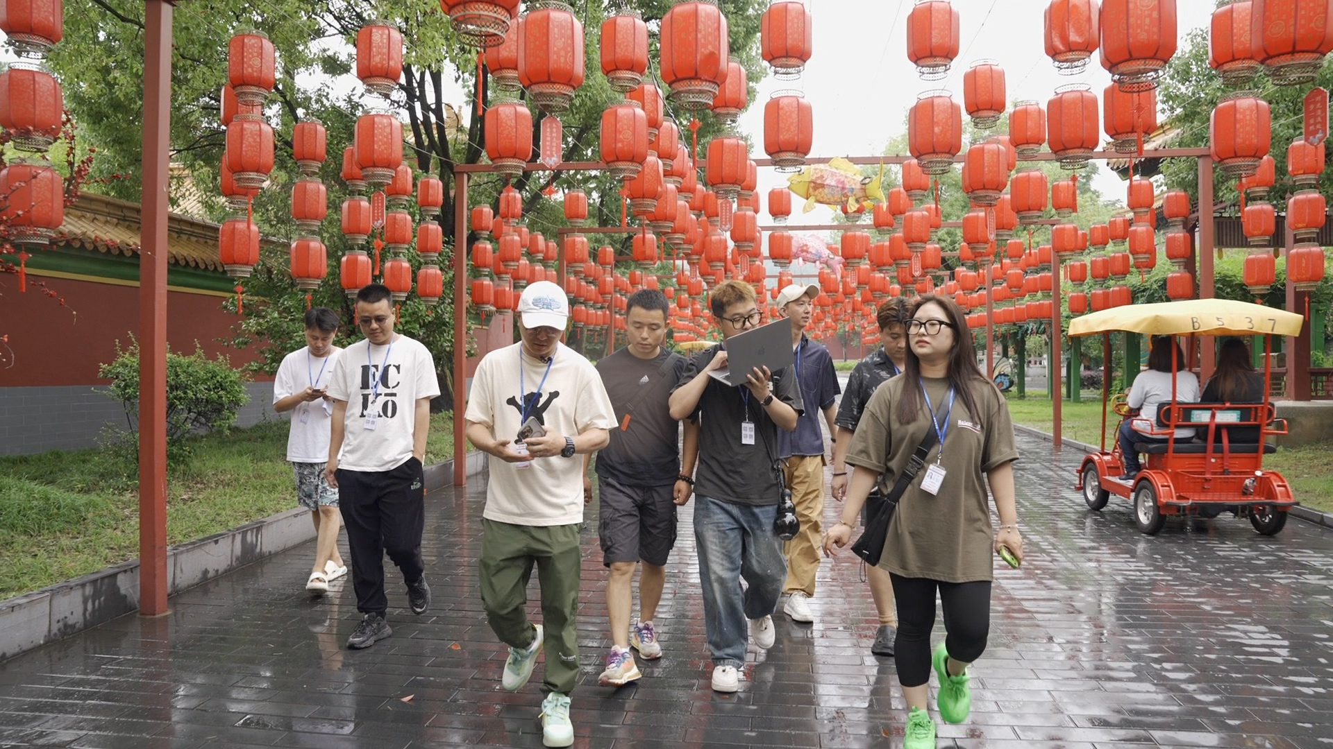 新奧燃氣可以網(wǎng)上微信繳費嗎,短劇劇組春節(jié)在橫店搶雪景