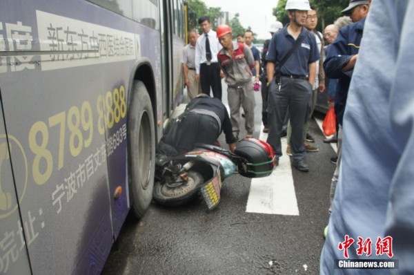 6 1下一期預(yù)測號碼雙色球開機(jī),電瓶車被卷入車底眾人抬車救人深入解析數(shù)據(jù)策略_冒險版58.56.83